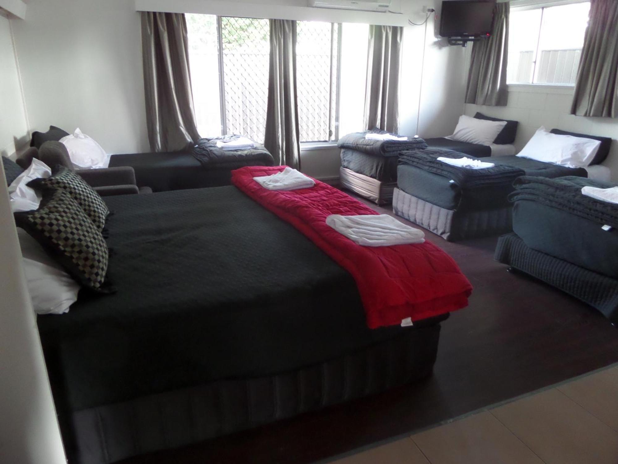 Motel Oasis Kingaroy Room photo