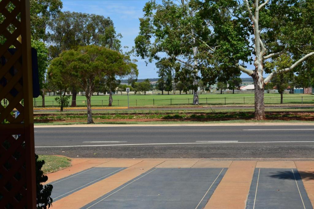 Motel Oasis Kingaroy Exterior photo
